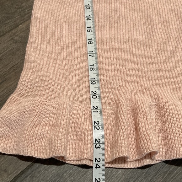 ANOUND Double V-Neck Ribbed Crop Tank Top.  B - Picture 7 of 7